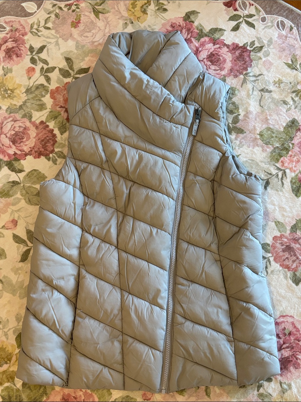 Nicole Miller Light Gray Quilted Asymmetrical Puffer Vest